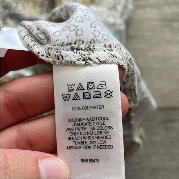 Rachel Zoe Size Small preppy Floral Button-Down Tank Top - Picture 6 of 6